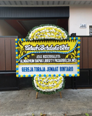 Papan Bunga Duka di Tegalmaja